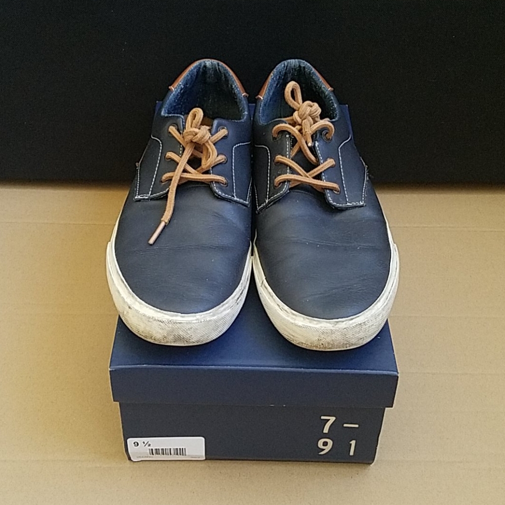 🎉HP🎉 Seven 91 Navy and brown street sneaker 9.5